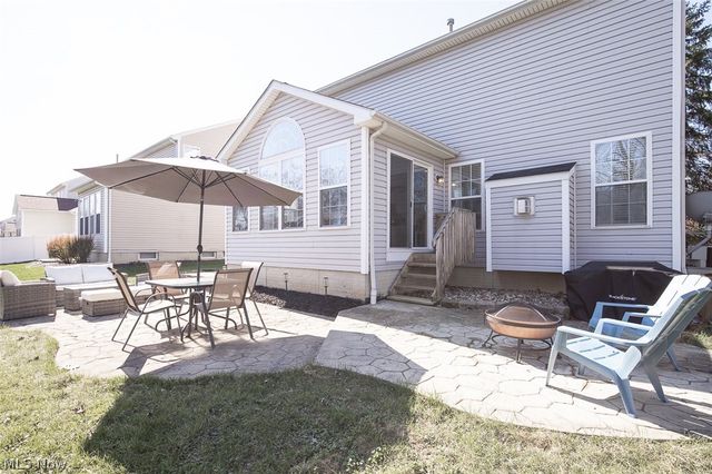 887 Woodfield Lane, Brunswick, OH 44212