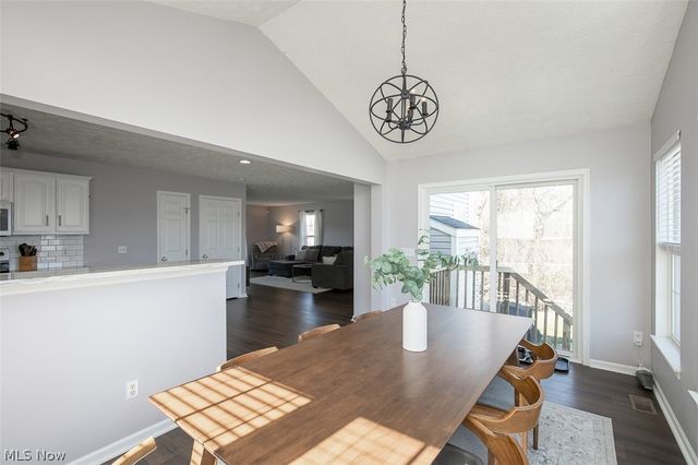 887 Woodfield Lane, Brunswick, OH 44212