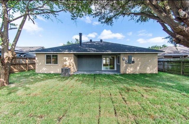 10110 Hollow Canyon Drive, Sugar Land, TX 77498