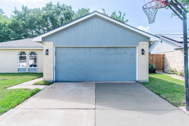 10110 Hollow Canyon Drive, Sugar Land, TX 77498