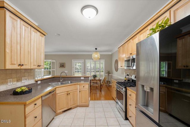 912 E Ivy Valley Drive, Fuquay Varina, NC 27526