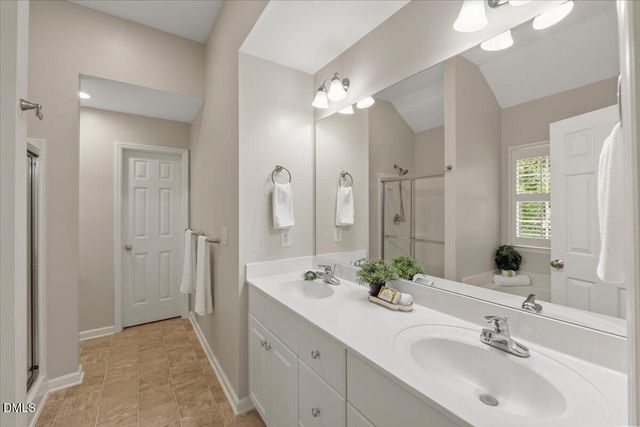 912 E Ivy Valley Drive, Fuquay Varina, NC 27526