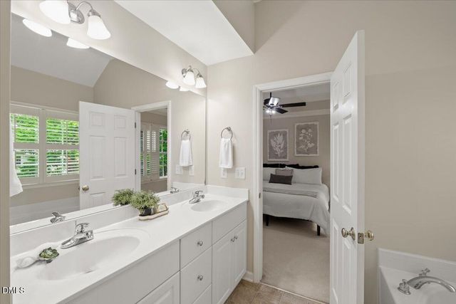 912 E Ivy Valley Drive, Fuquay Varina, NC 27526