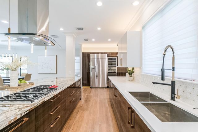 502 Lee Shore Lane, Houston, TX 77079