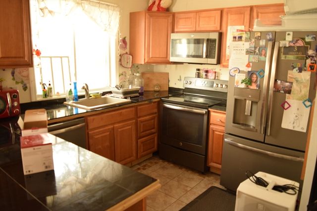 3 Lincoln Pl, Somerville, MA 02145