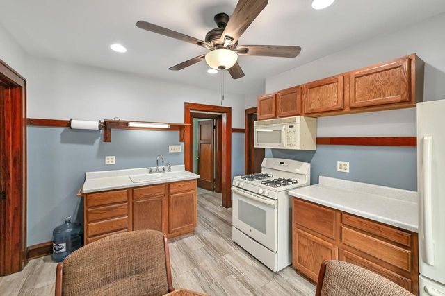 2113 E Tripoli AVENUE, Saint Francis, WI 53235