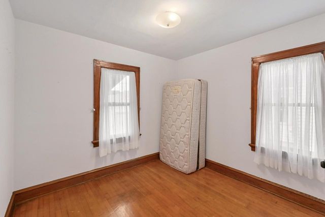 2113 E Tripoli AVENUE, Saint Francis, WI 53235