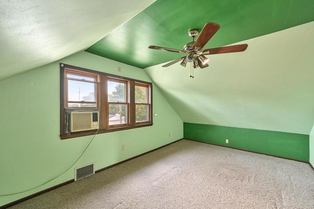 2113 E Tripoli AVENUE, Saint Francis, WI 53235