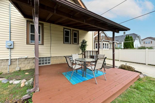 2113 E Tripoli AVENUE, Saint Francis, WI 53235