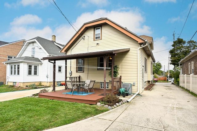 2113 E Tripoli AVENUE, Saint Francis, WI 53235