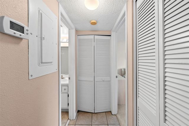 106 W CYPRESS CT 106, Oldsmar, FL 34677