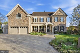 888 BALLOU ST, Herndon, VA 20170