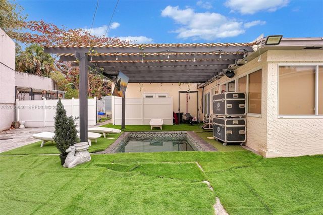 18600 NE 7th Ct, North Miami Beach, FL 33179