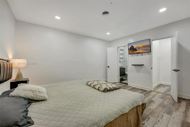 18600 NE 7th Ct, North Miami Beach, FL 33179