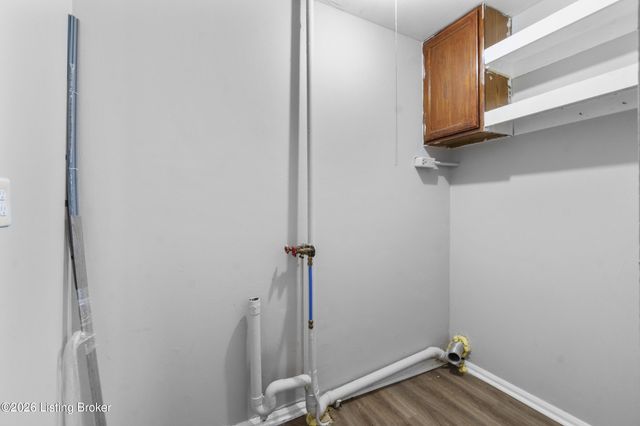 9941 Appollo Ct, Louisville, KY 40272