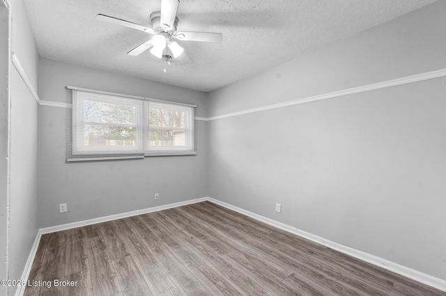 9941 Appollo Ct, Louisville, KY 40272