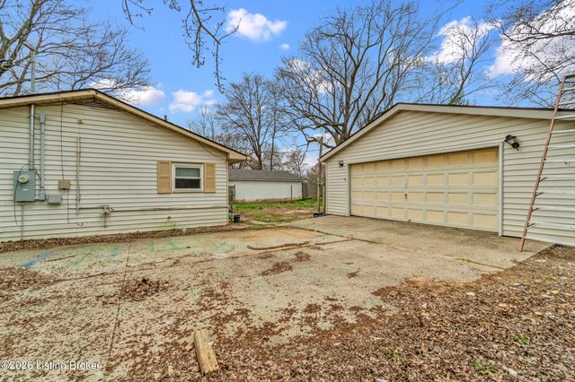 9941 Appollo Ct, Louisville, KY 40272