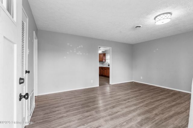 9941 Appollo Ct, Louisville, KY 40272