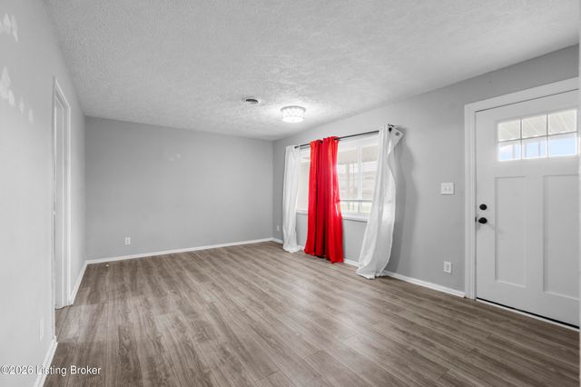 9941 Appollo Ct, Louisville, KY 40272