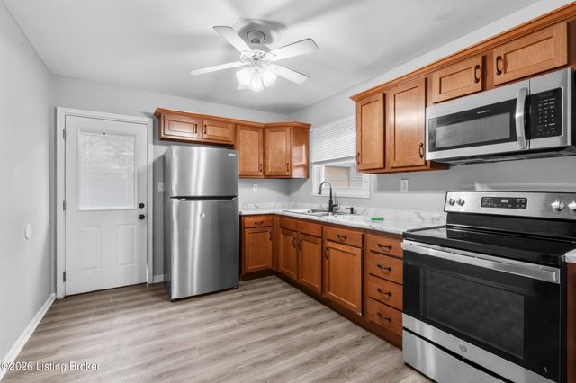 9941 Appollo Ct, Louisville, KY 40272