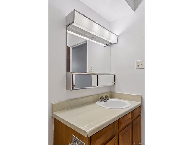 13626 E Bates Ave 104, Aurora, CO 80014