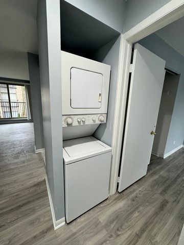 1920 Cherry Lane 219, Northbrook, IL 60062