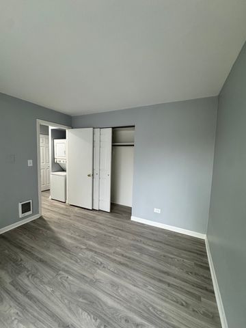 1920 Cherry Lane 219, Northbrook, IL 60062