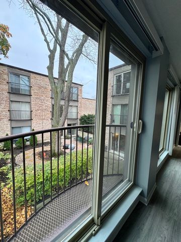 1920 Cherry Lane 219, Northbrook, IL 60062