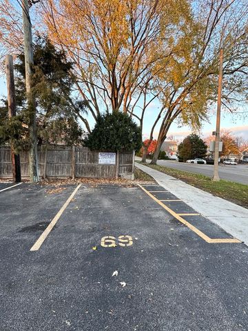 1920 Cherry Lane 219, Northbrook, IL 60062