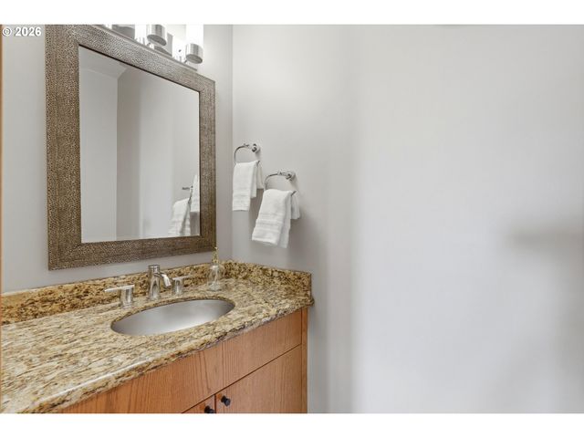 2935 Nw THURMAN St, Portland, OR 97210