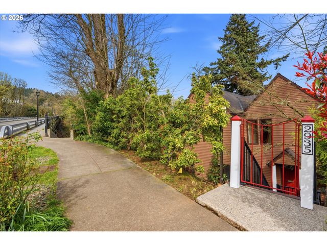 2935 Nw THURMAN St, Portland, OR 97210