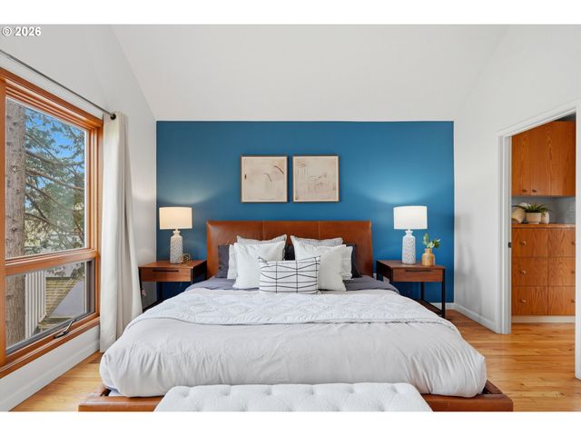 2935 Nw THURMAN St, Portland, OR 97210