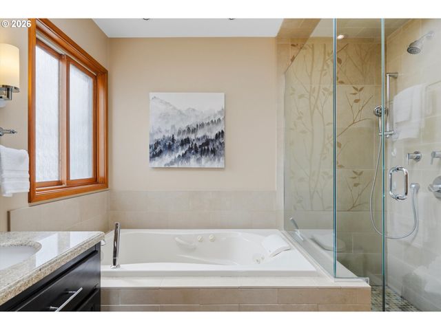 2935 Nw THURMAN St, Portland, OR 97210