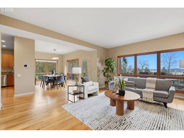 2935 Nw THURMAN St, Portland, OR 97210