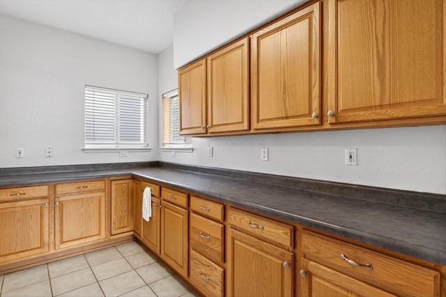 7719 Brianne Avenue NW, Albuquerque, NM 87114