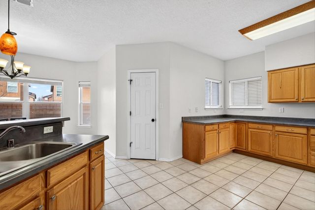 7719 Brianne Avenue NW, Albuquerque, NM 87114