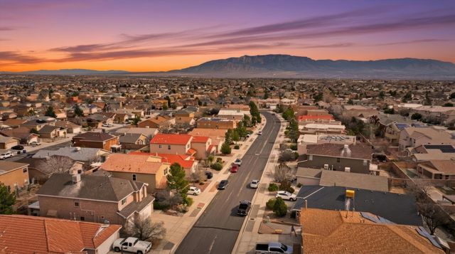 7719 Brianne Avenue NW, Albuquerque, NM 87114