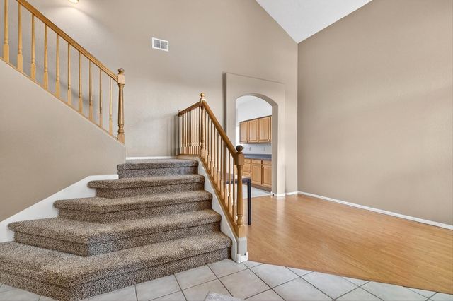 7719 Brianne Avenue NW, Albuquerque, NM 87114