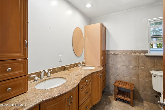 2 Persimmon Drive, Jackson, NJ 08527