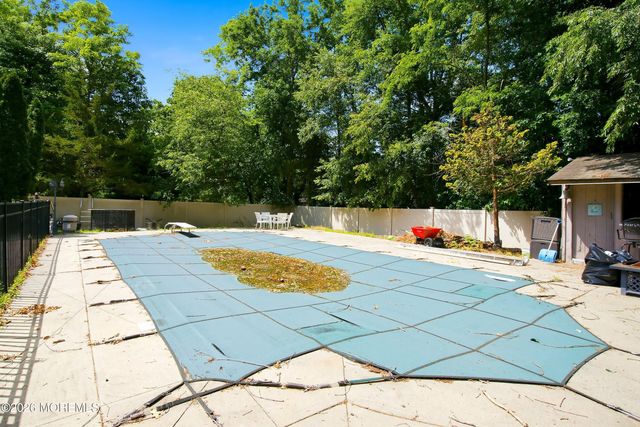 2 Persimmon Drive, Jackson, NJ 08527