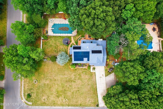 2 Persimmon Drive, Jackson, NJ 08527