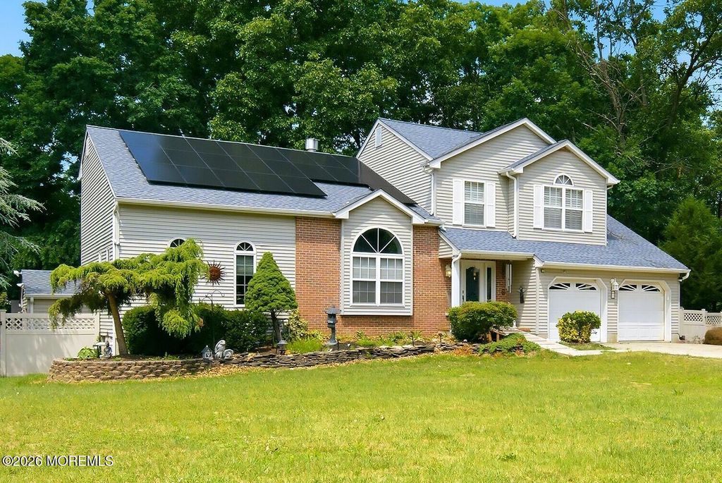 2 Persimmon Drive, Jackson, NJ 08527