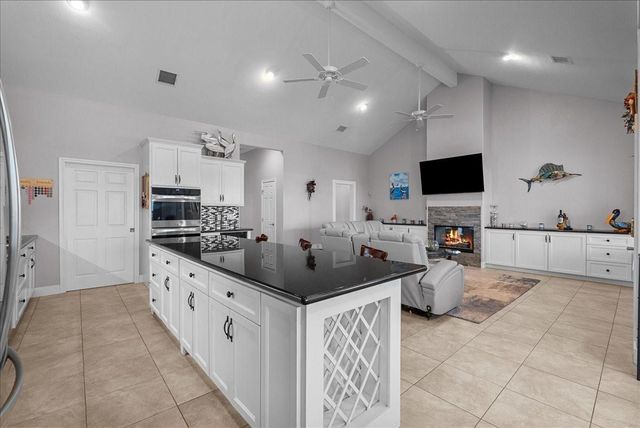 7014 Terrasso Drive, Hitchcock, TX 77563