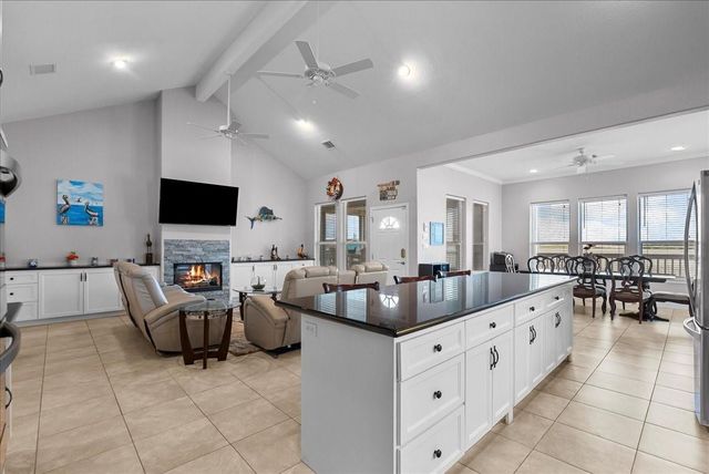 7014 Terrasso Drive, Hitchcock, TX 77563