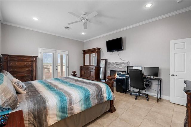 7014 Terrasso Drive, Hitchcock, TX 77563