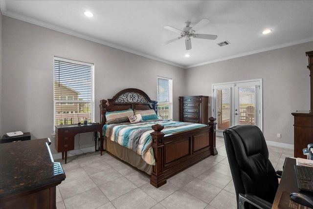 7014 Terrasso Drive, Hitchcock, TX 77563