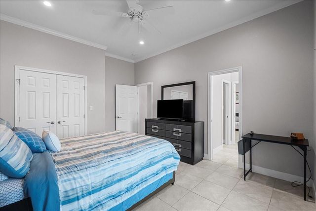 7014 Terrasso Drive, Hitchcock, TX 77563