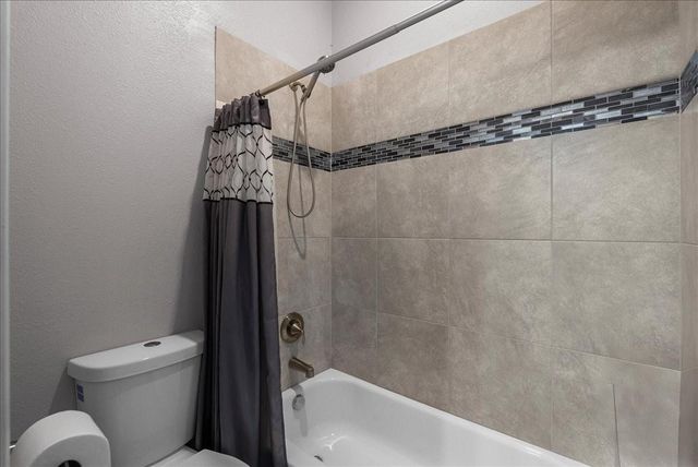 7014 Terrasso Drive, Hitchcock, TX 77563