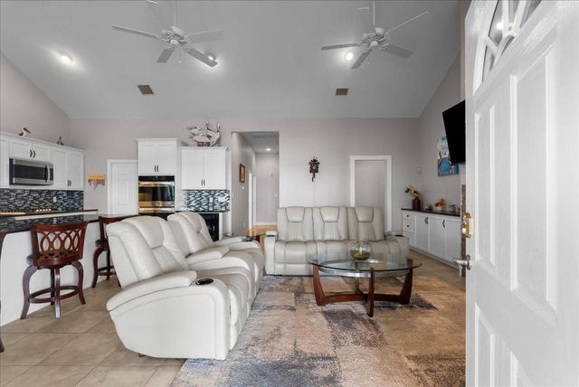 7014 Terrasso Drive, Hitchcock, TX 77563