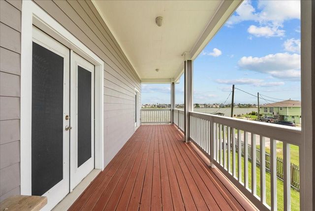 7014 Terrasso Drive, Hitchcock, TX 77563